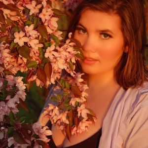 Meet your Posher, April